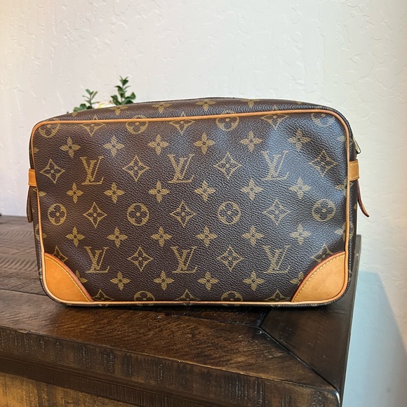 Compeigne 28 Toiletry Monogram Clutch - Picture 2 of 16